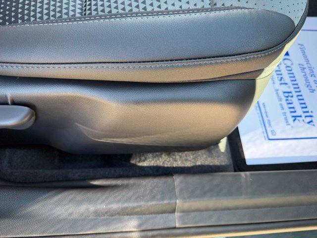 New 2026 Chevrolet Trax LT w/ LT Convenience Package FWD image 17