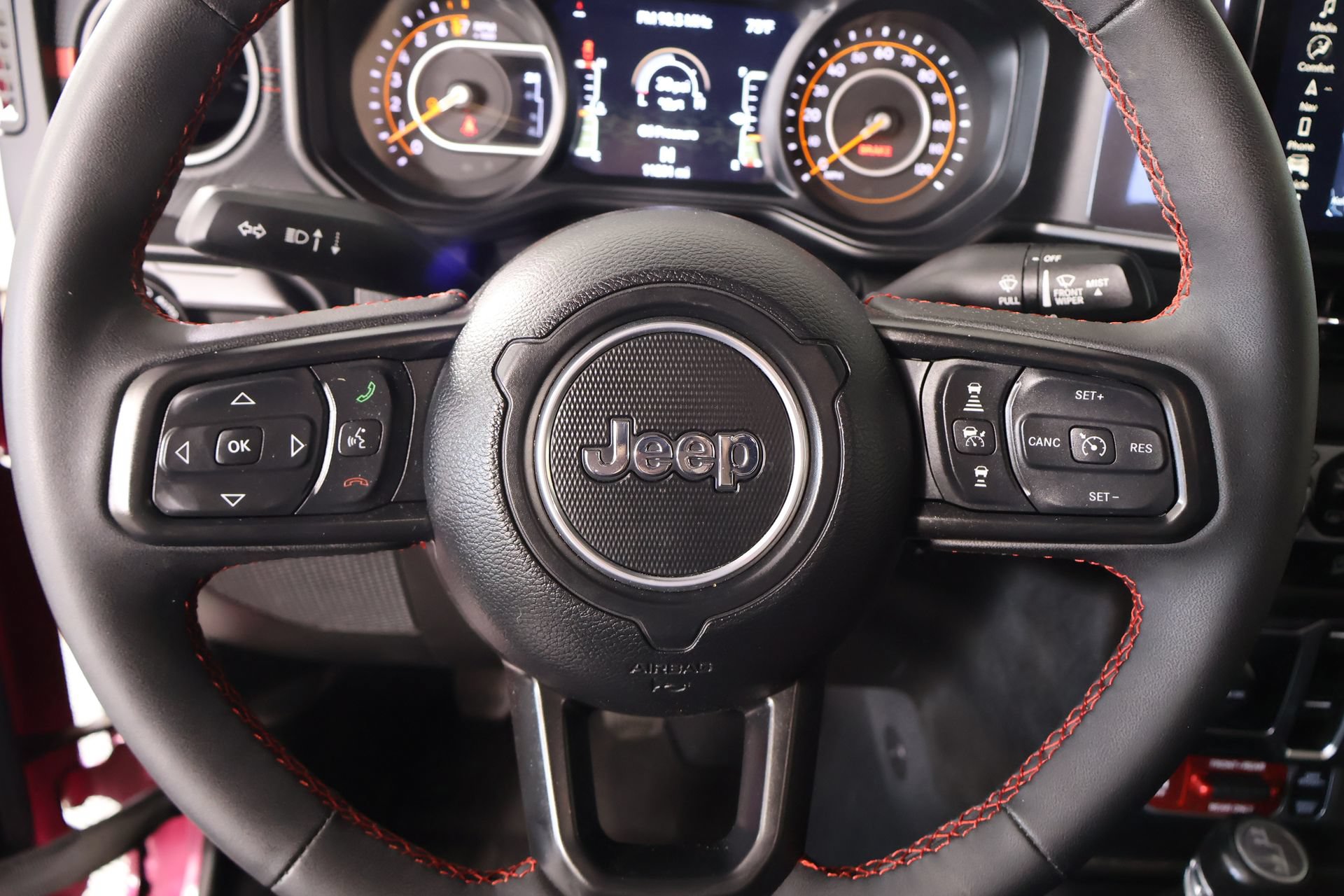 Used 2024 Jeep Gladiator Rubicon AWD/4WD image 3