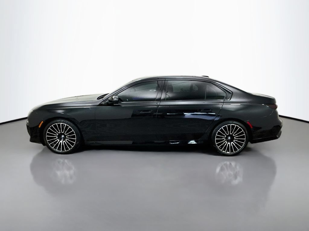 Used 2025 BMW 760i xDrive AWD/4WD image 4