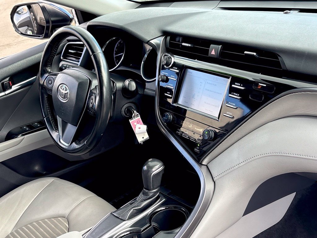 Used 2019 Toyota Camry SE w/ Carpet Mat Package FWD image 23