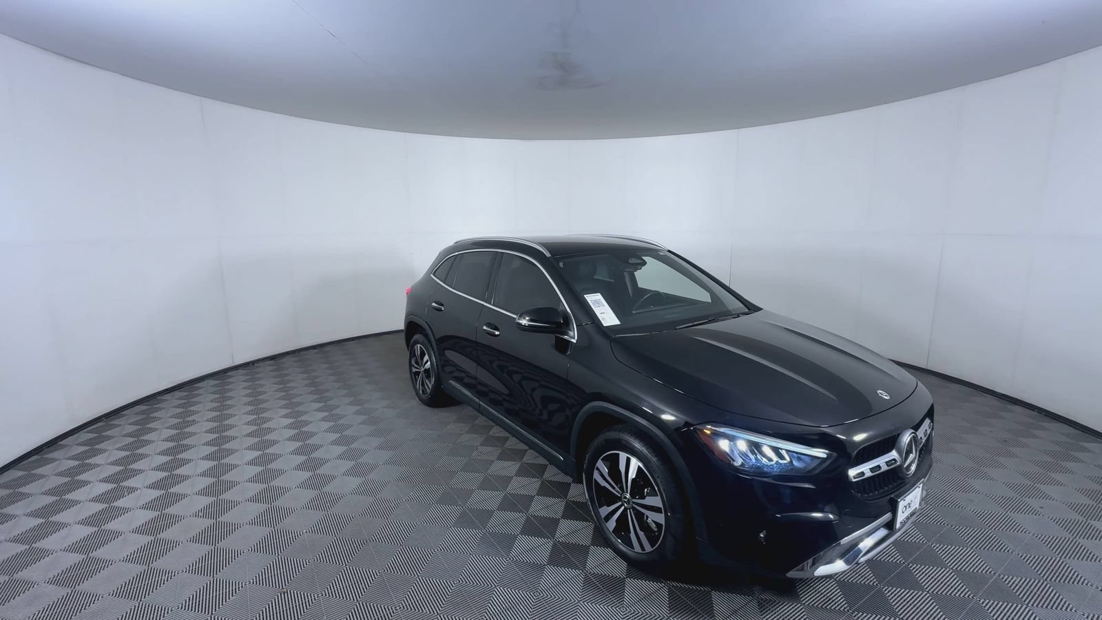 Used 2025 Mercedes-Benz GLA 250 4MATIC image 2