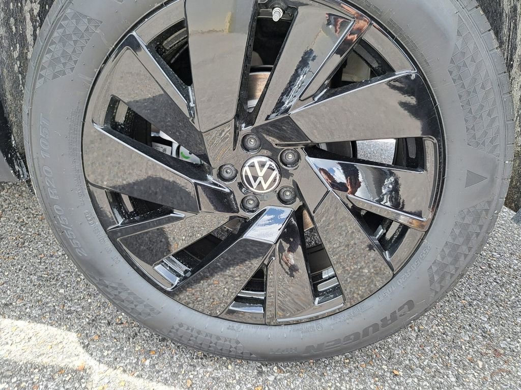 New 2026 Volkswagen Atlas Cross Sport SE FWD image 24