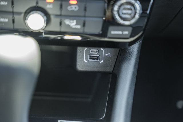 New 2026 Jeep Compass Latitude AWD/4WD image 30