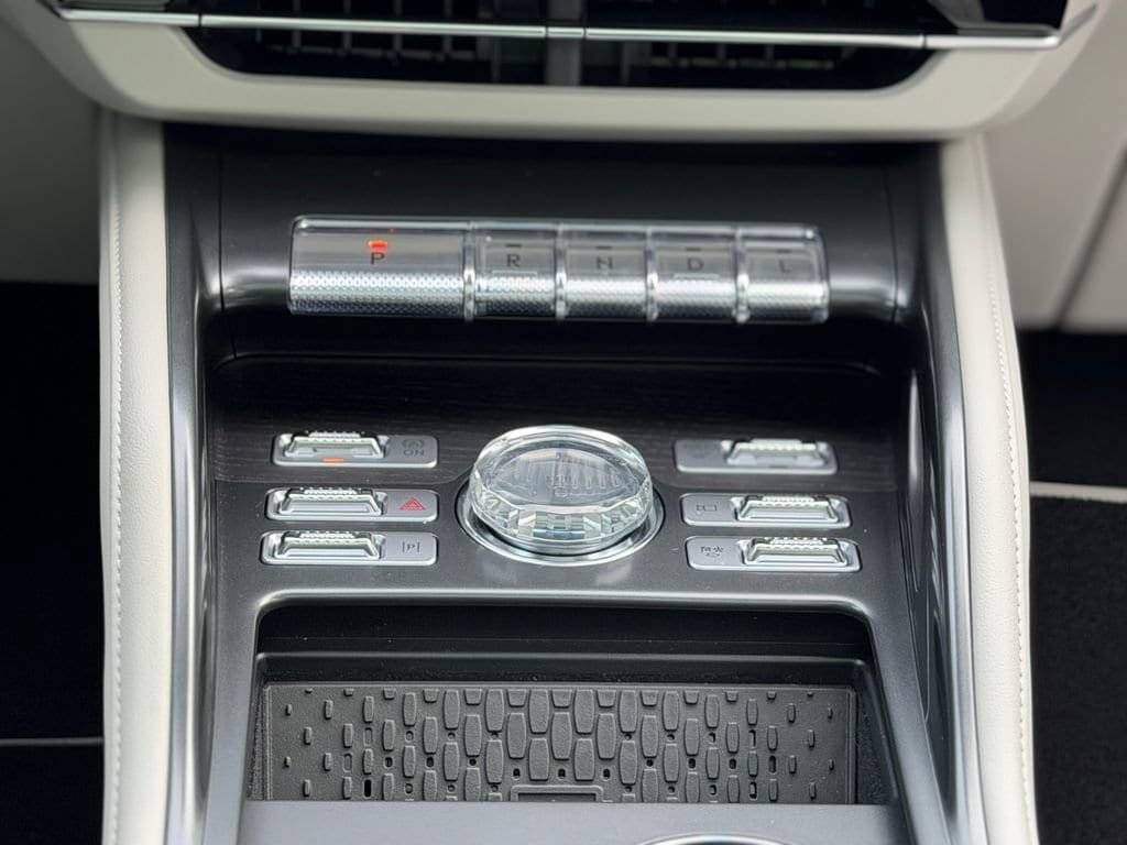 New 2026 Lincoln Nautilus Reserve w/ Jet Appearance Package AWD/4WD image 11