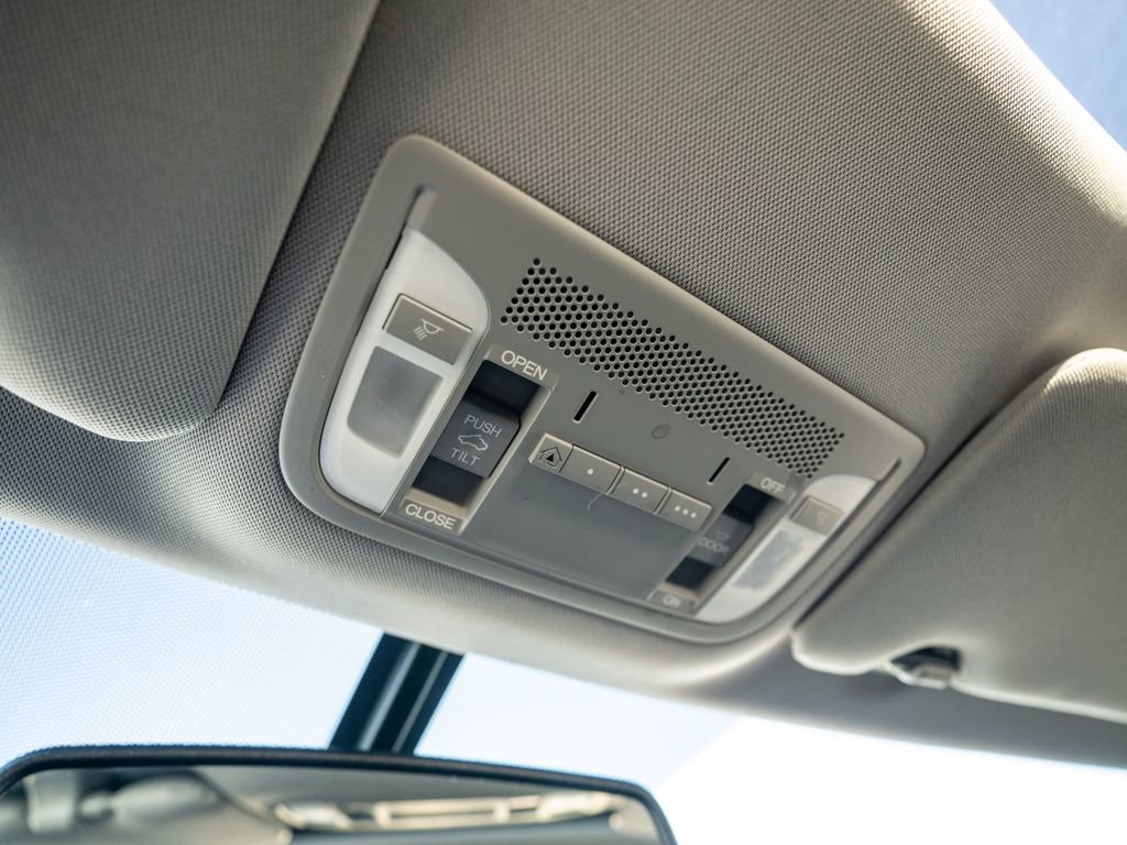 Certified 2018 Acura ILX w/ Premium Package image 36