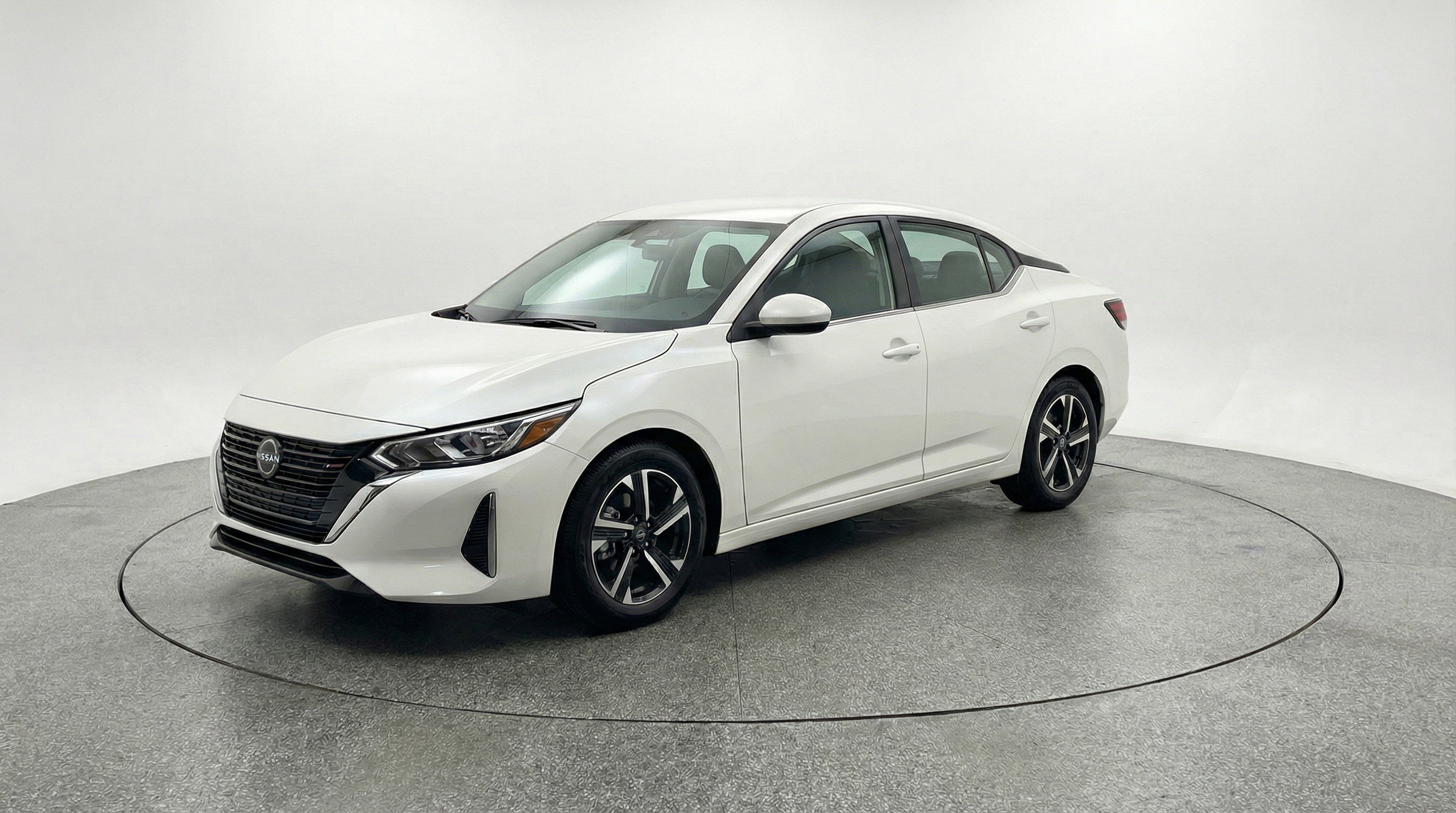 Used 2025 Nissan Sentra SV image 3