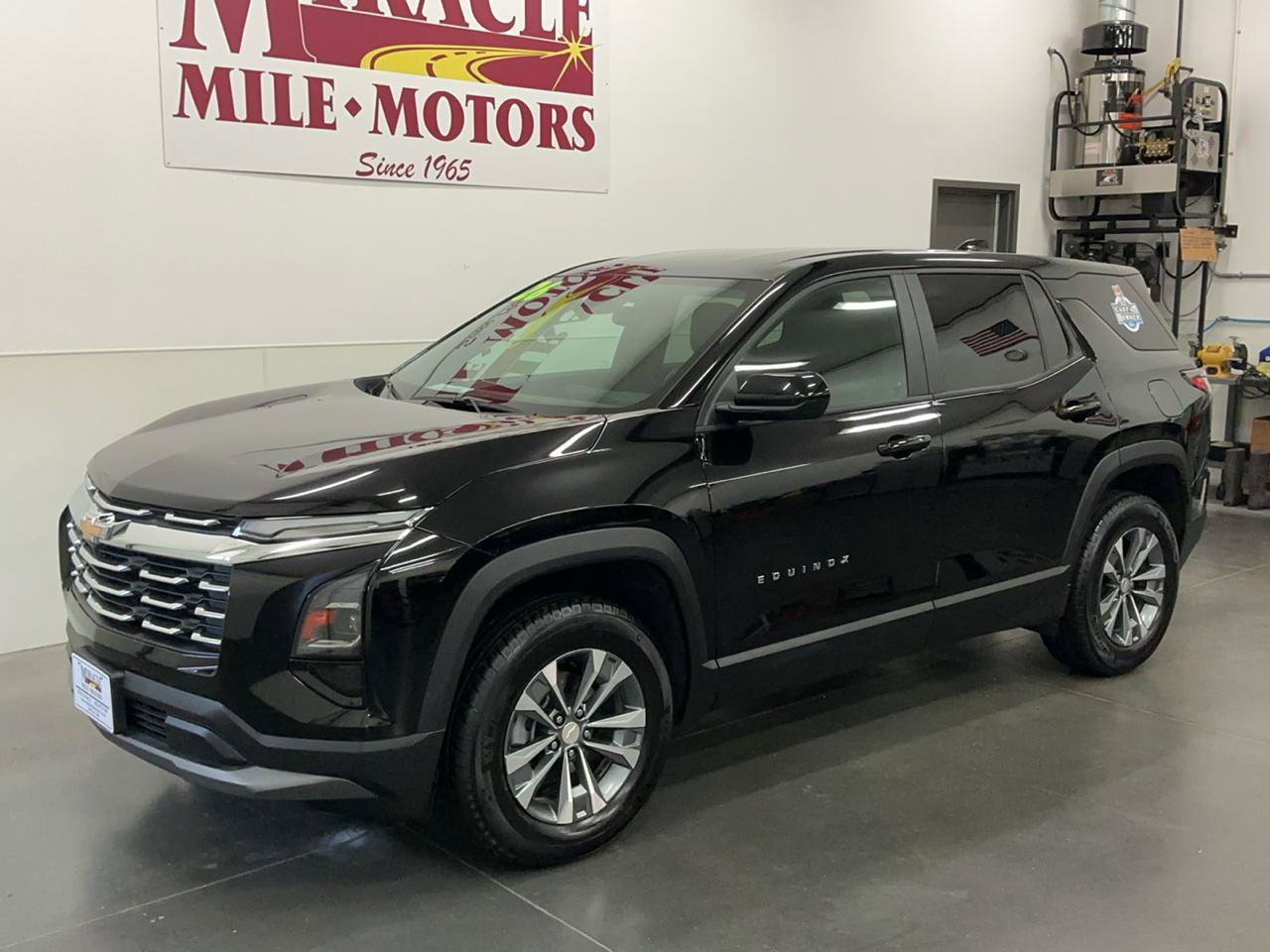 Used 2026 Chevrolet Equinox LT AWD/4WD image 3