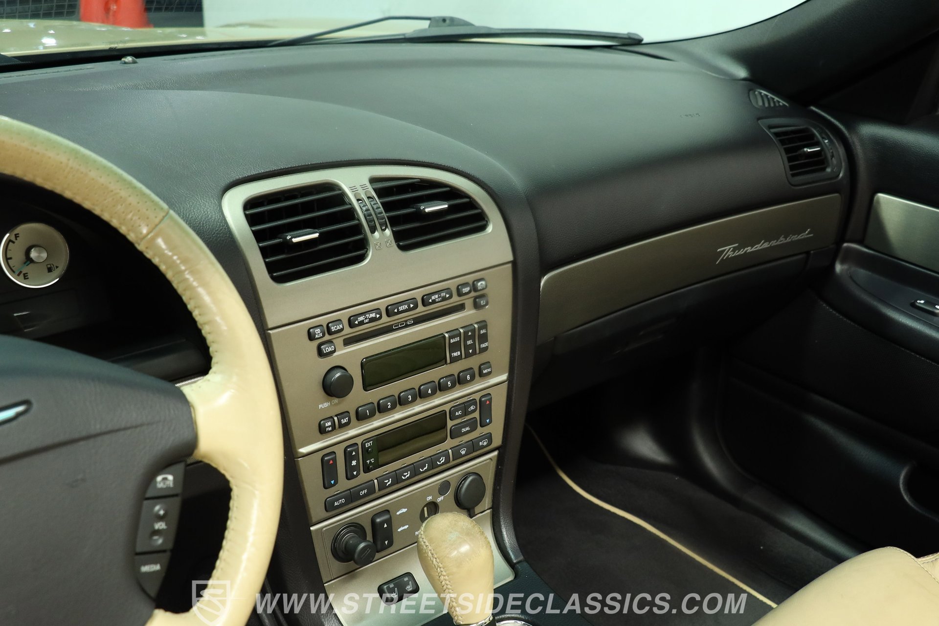 Used 2005 Ford Thunderbird RWD image 40