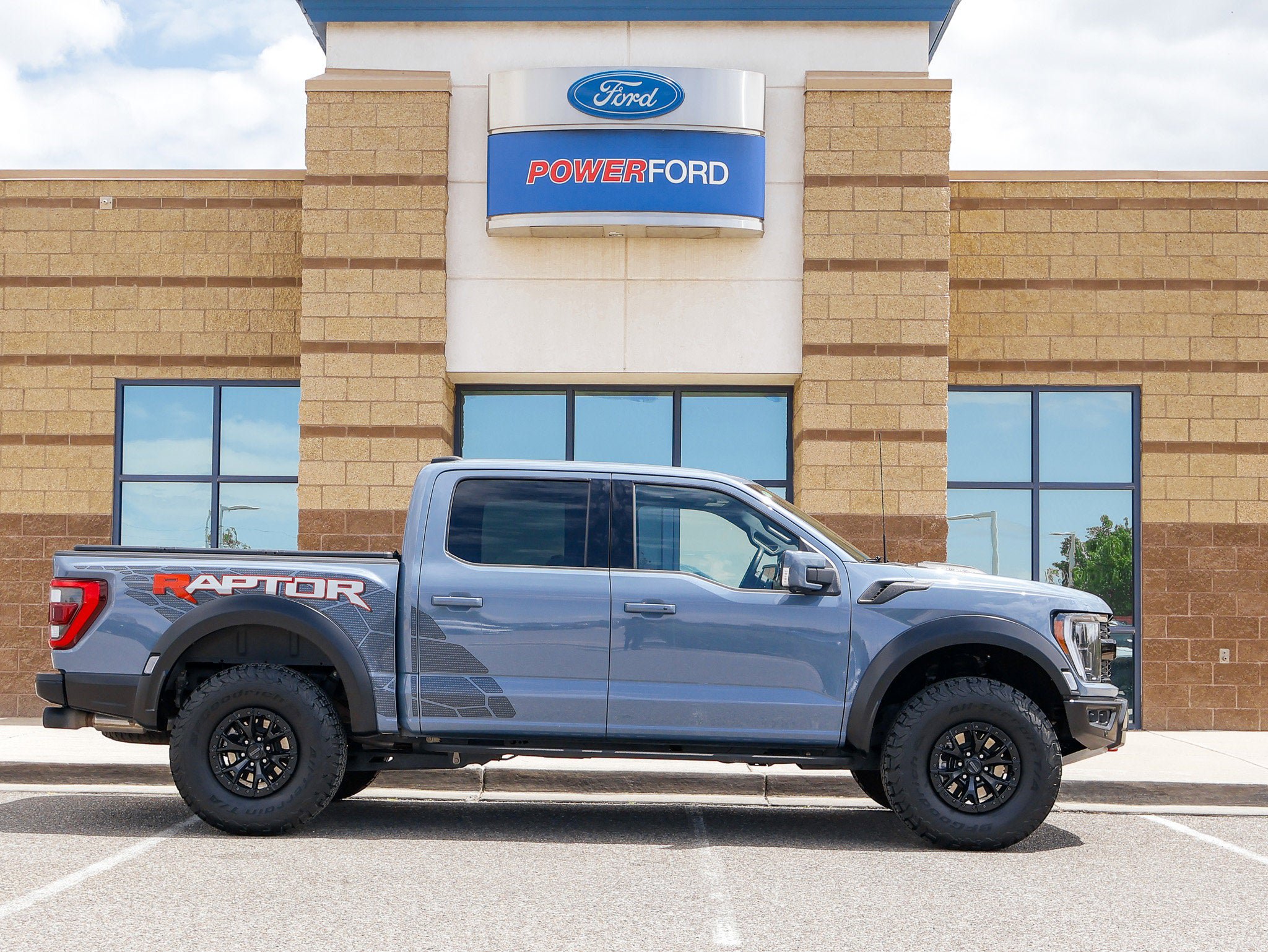 Certified 2023 Ford F150 Raptor w/ Equipment Group 802A Raptor R AWD/4WD image 5