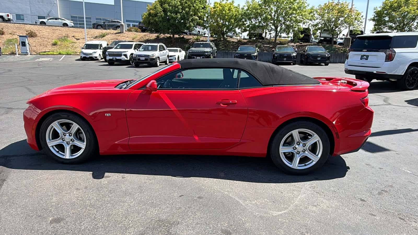 Used 2020 Chevrolet Camaro LT RWD image 8