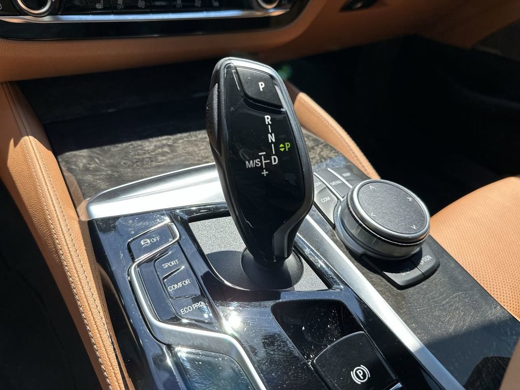 Used 2022 BMW 540i xDrive w/ M Sport Package image 45
