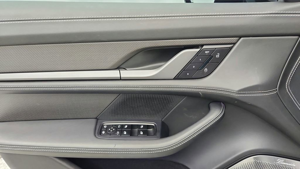 Used 2023 Porsche Taycan GTS image 26