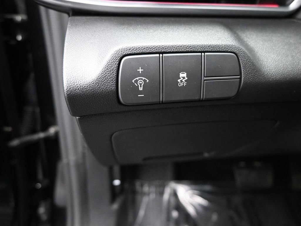 Used 2024 Hyundai Elantra SEL image 19