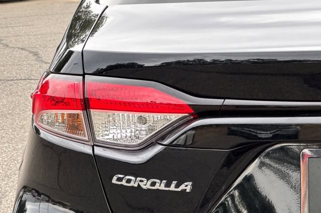Used 2024 Toyota Corolla LE FWD image 45