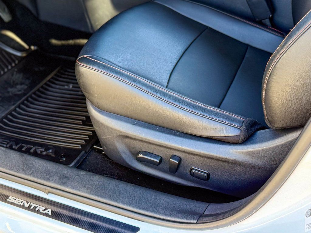 Used 2025 Nissan Sentra SR w/ SR Premium Package image 16