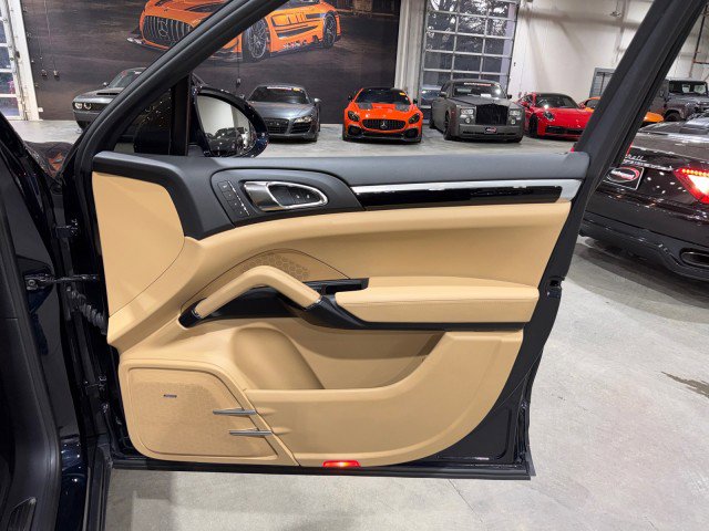 Used 2016 Porsche Cayenne image 69