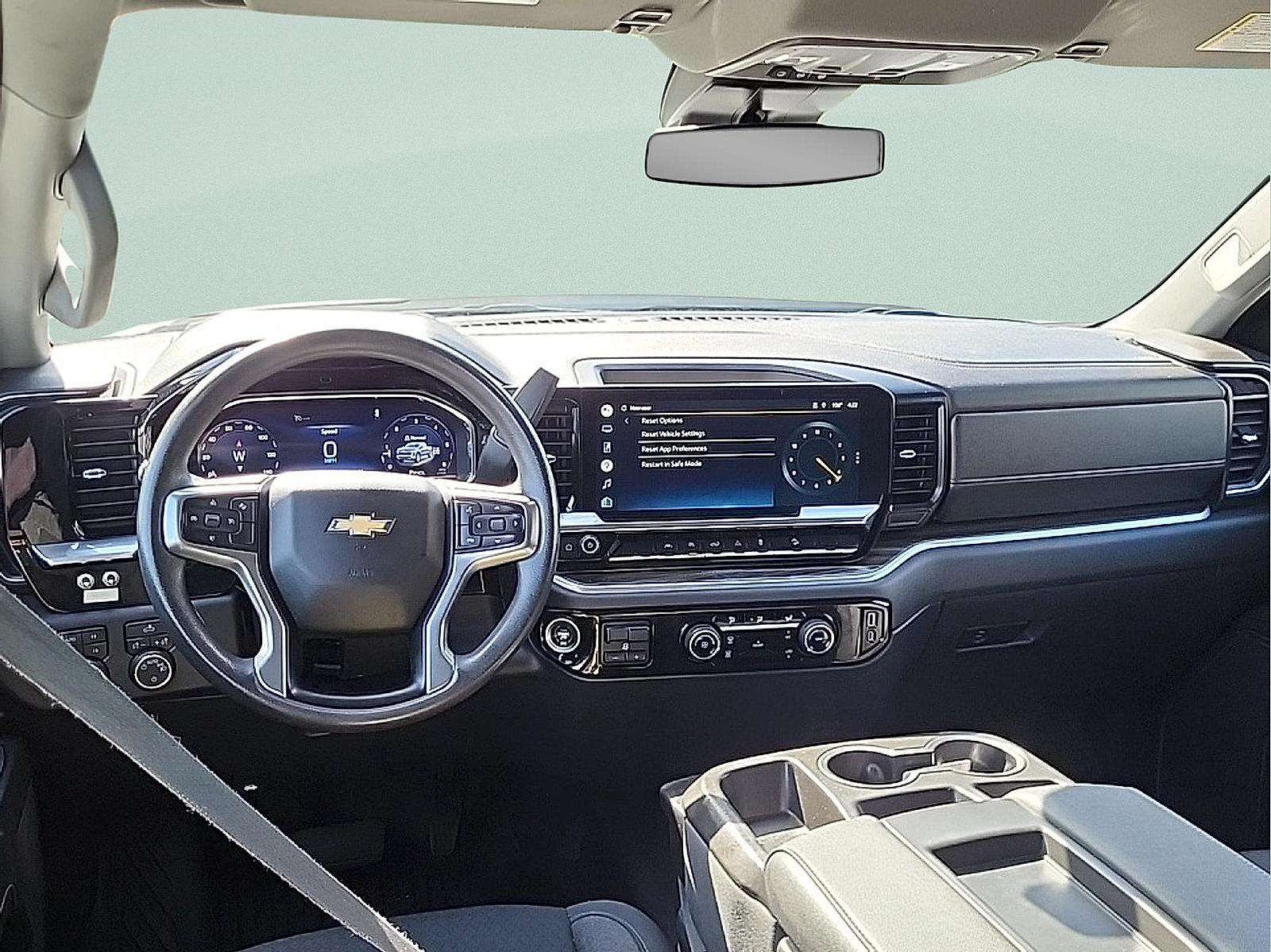 Used 2022 Chevrolet Silverado 1500 LT AWD/4WD image 14