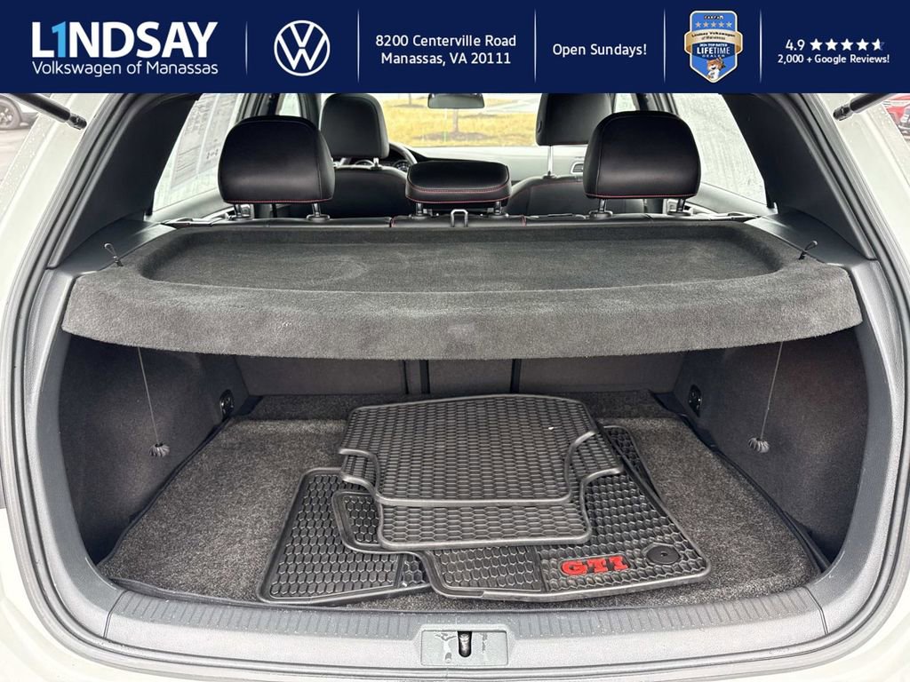 Used 2017 Volkswagen GTI SE image 11