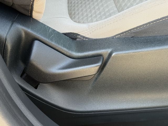 Used 2022 Ford Escape SE w/ SE Sport Appearance Package FWD image 30
