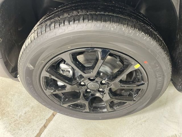 New 2026 Jeep Compass Latitude image 10