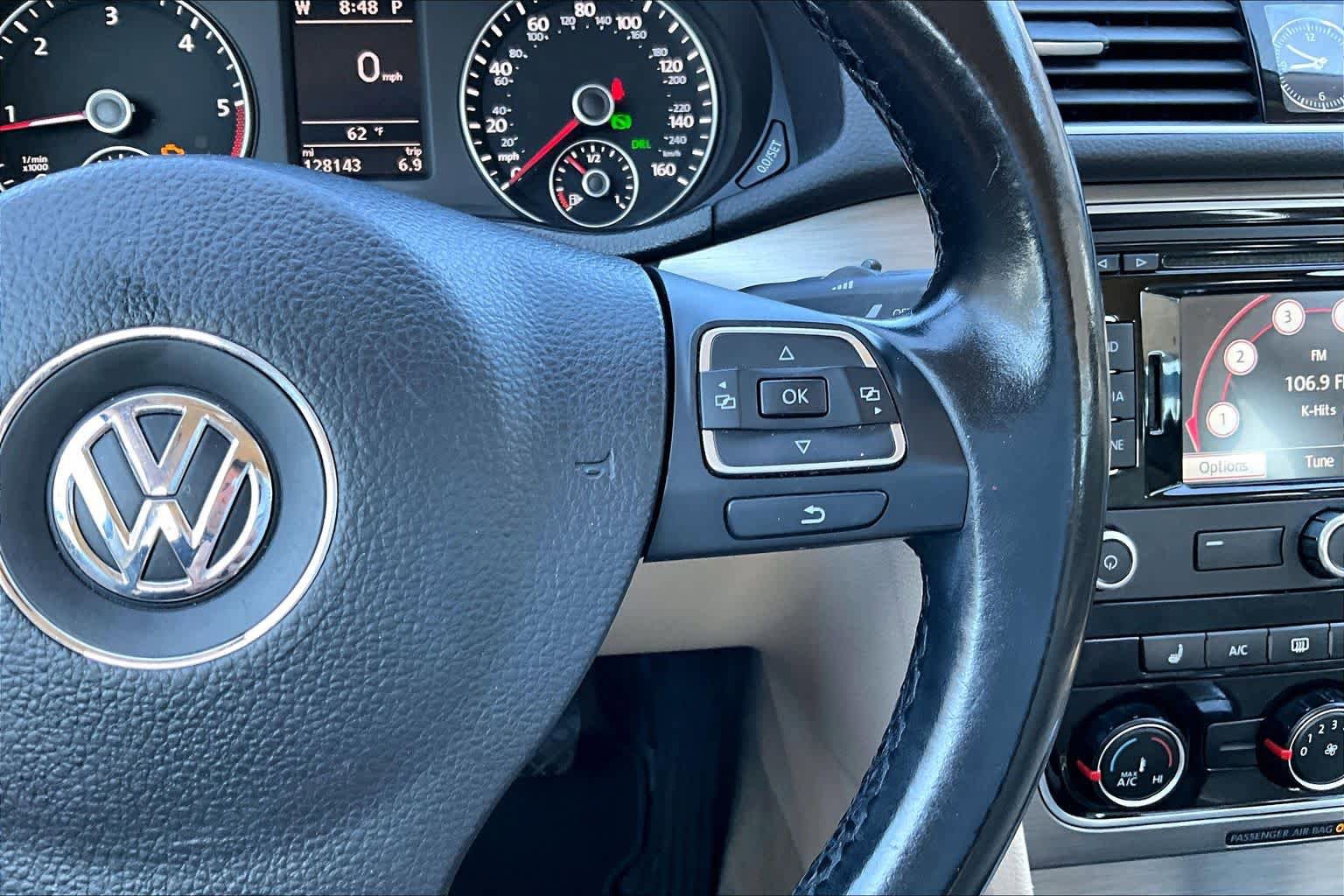 Used 2014 Volkswagen Passat TDI SE FWD image 25