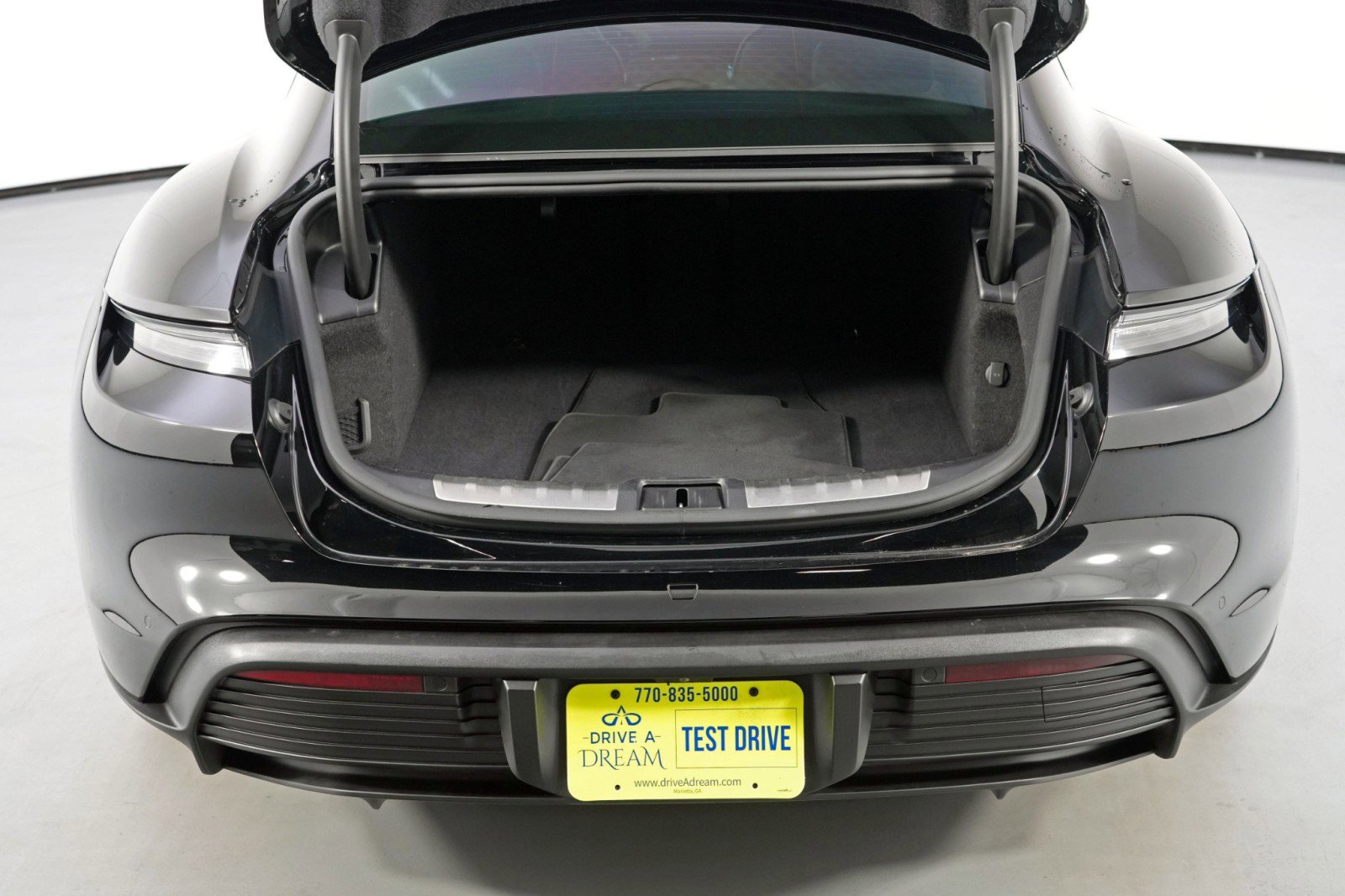 Used 2020 Porsche Taycan 4S image 10
