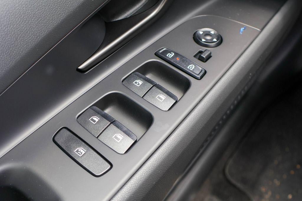 New 2026 Hyundai Elantra SEL Sport FWD image 18