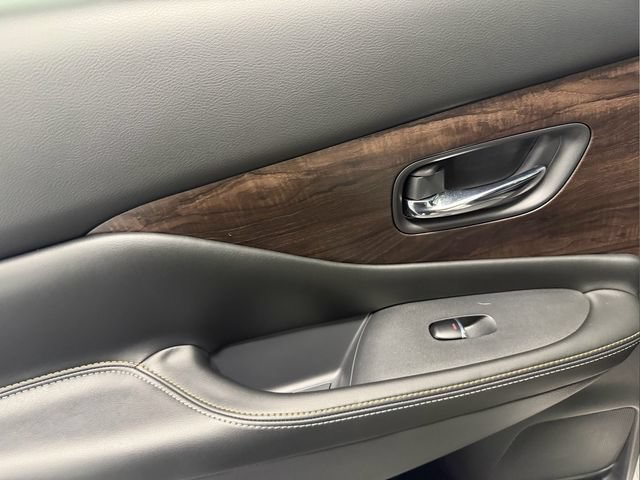 Certified 2023 Nissan Murano Platinum w/ Cargo Package FWD image 16