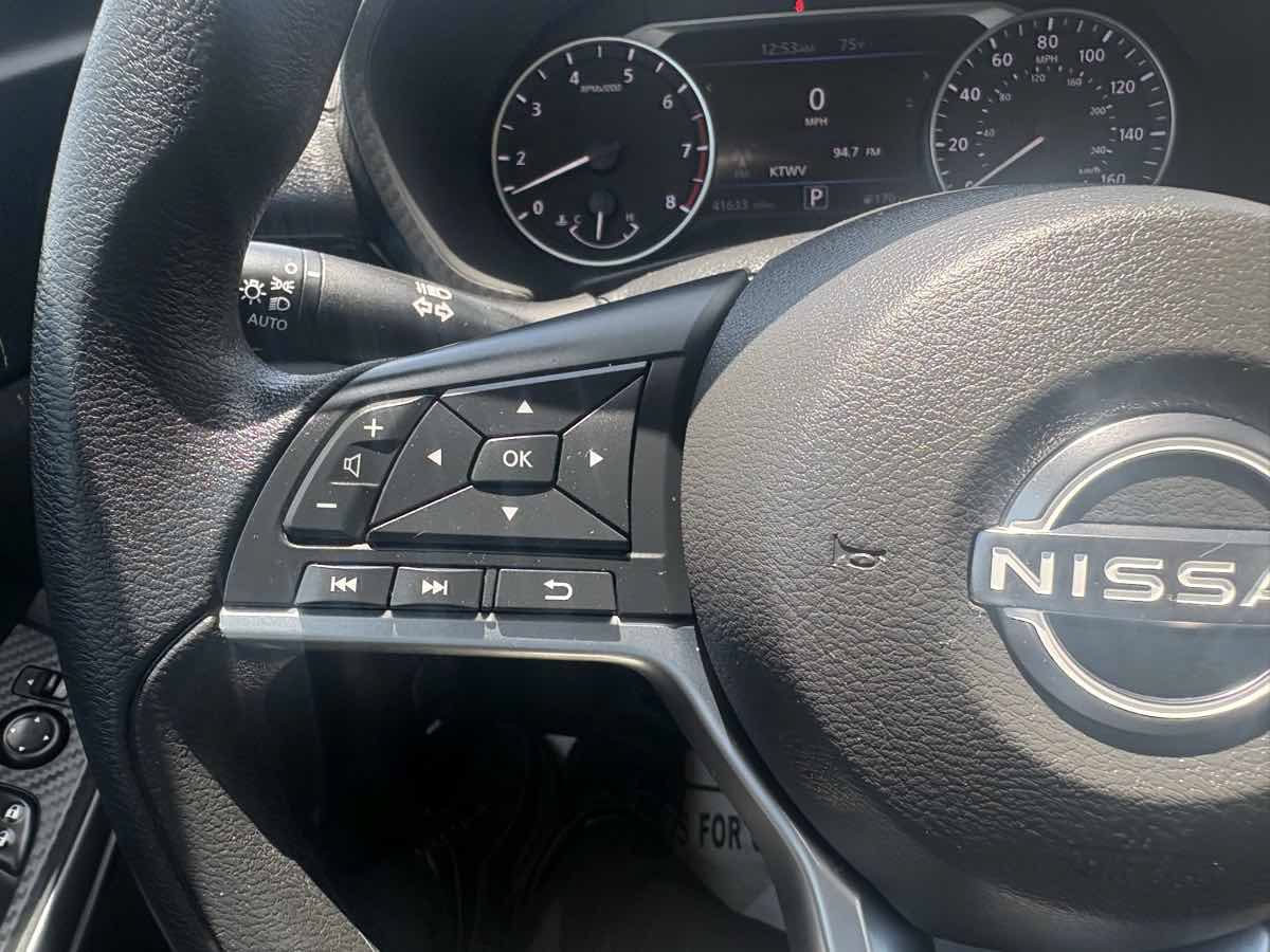 Used 2024 Nissan Sentra SV FWD image 22