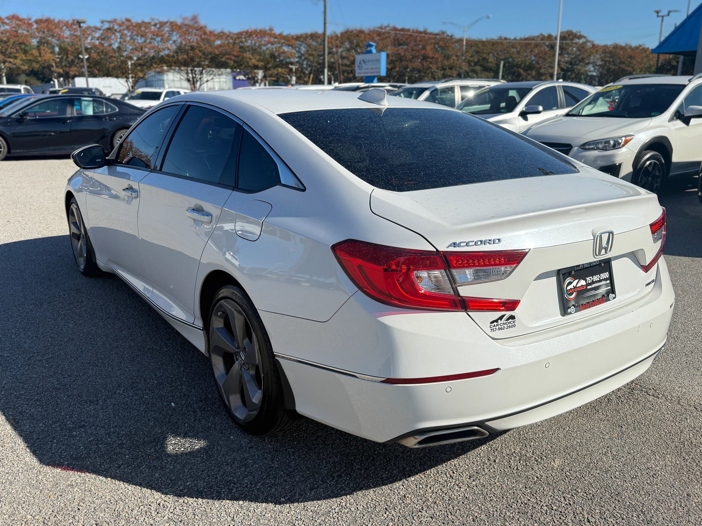 Used 2018 Honda Accord Touring image 9