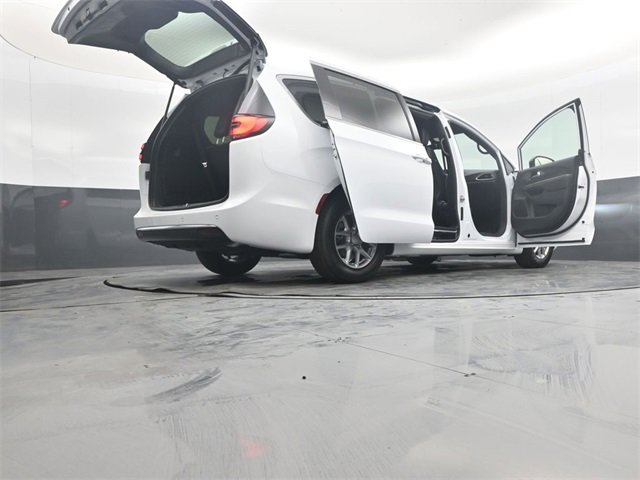 New 2026 Chrysler Pacifica Select image 51