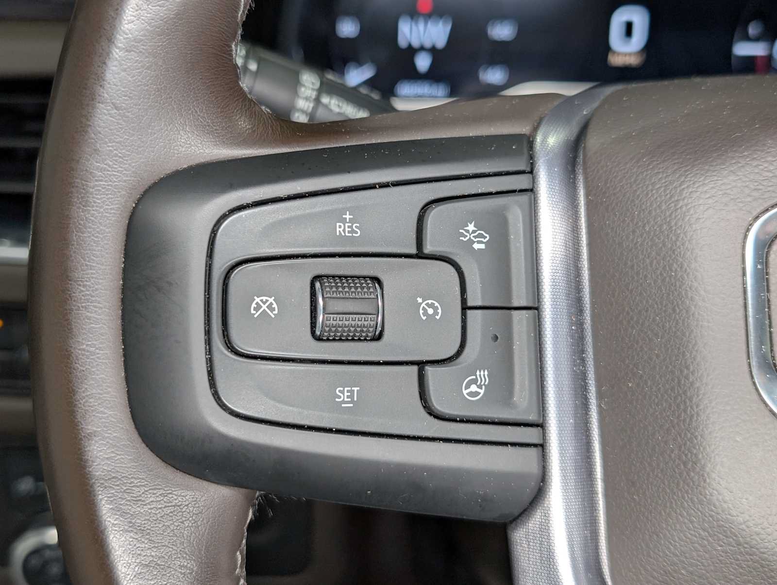 Certified 2022 GMC Yukon SLT w/ SLT Premium Package AWD/4WD image 38
