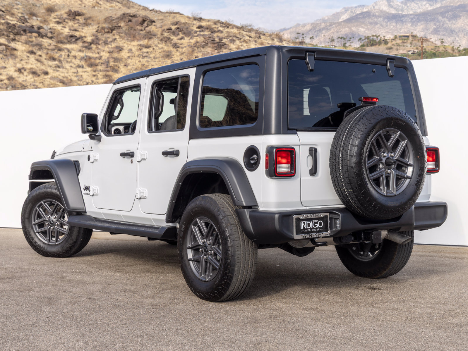 Used 2025 Jeep Wrangler Unlimited Sport AWD/4WD image 9