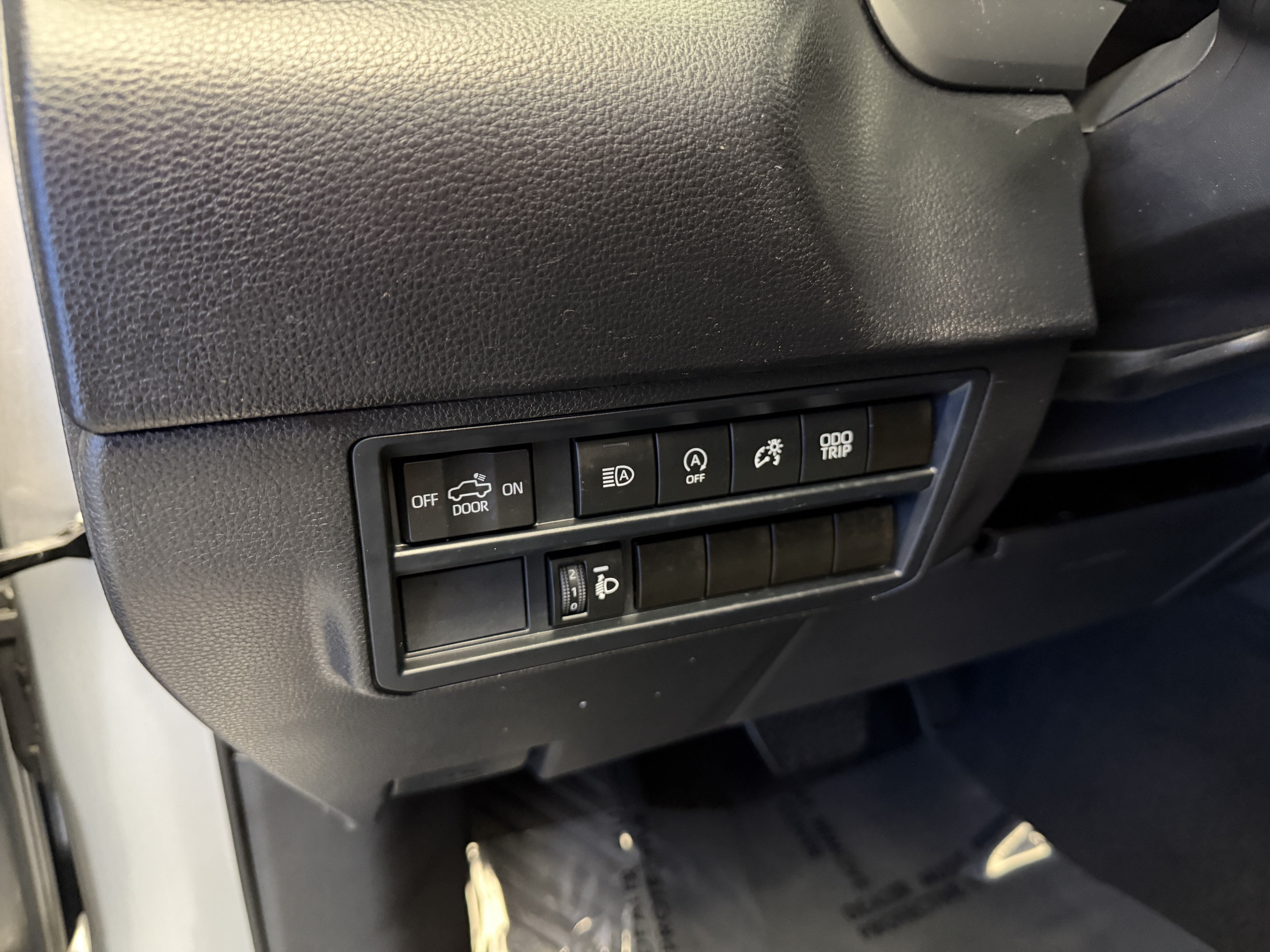 Used 2025 Toyota Tundra SR w/ SR Tow Package AWD/4WD image 13