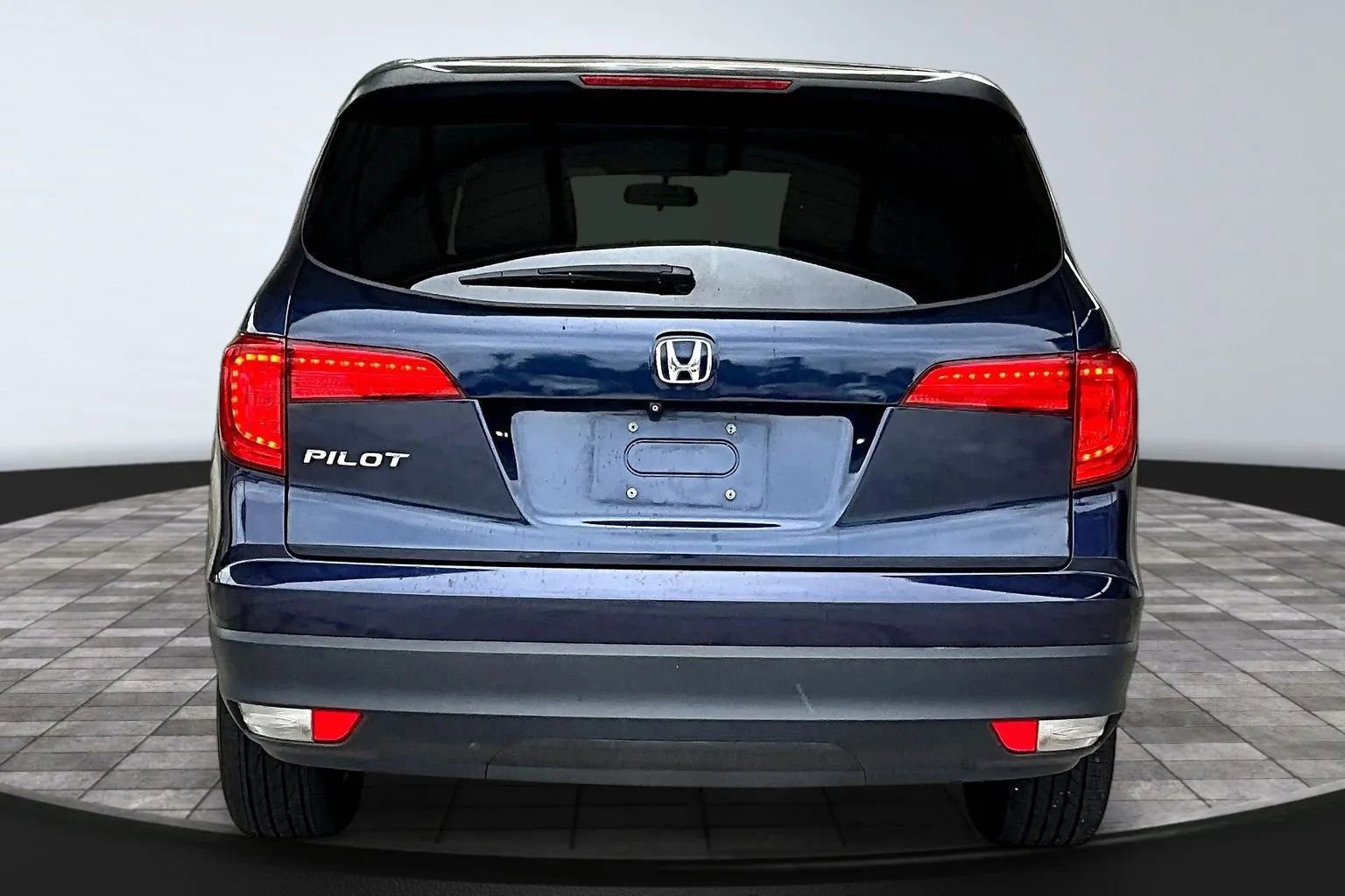 Used 2016 Honda Pilot LX image 5