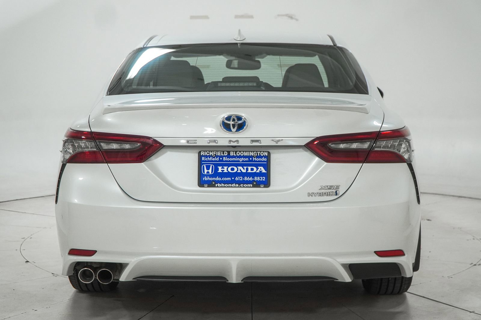Used 2022 Toyota Camry XSE w/ Cold Weather Package FWD image 9