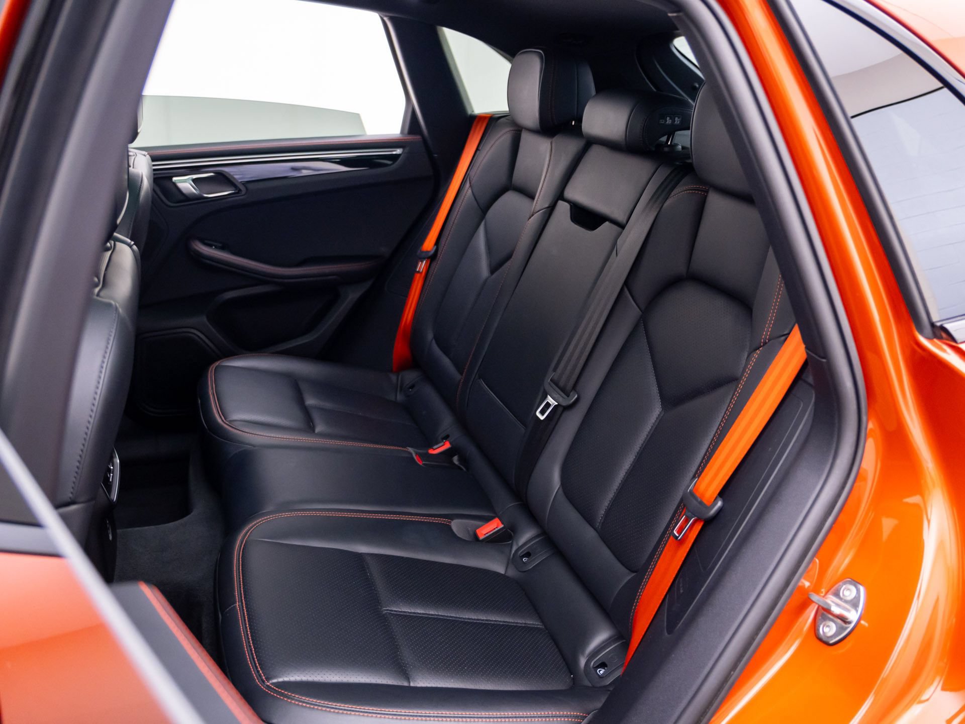 Certified 2023 Porsche Macan S AWD/4WD image 16