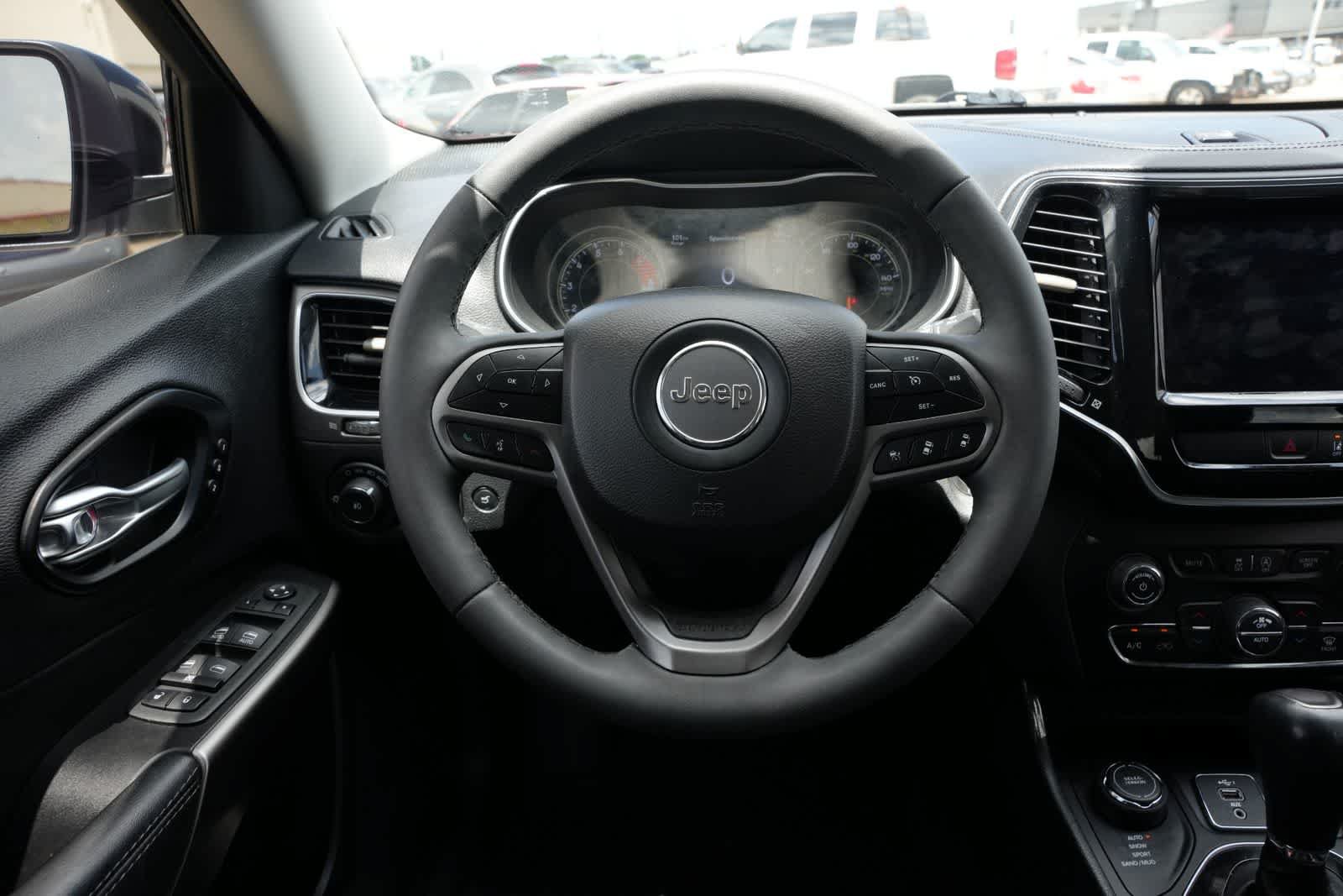 Used 2022 Jeep Cherokee Limited AWD/4WD image 9