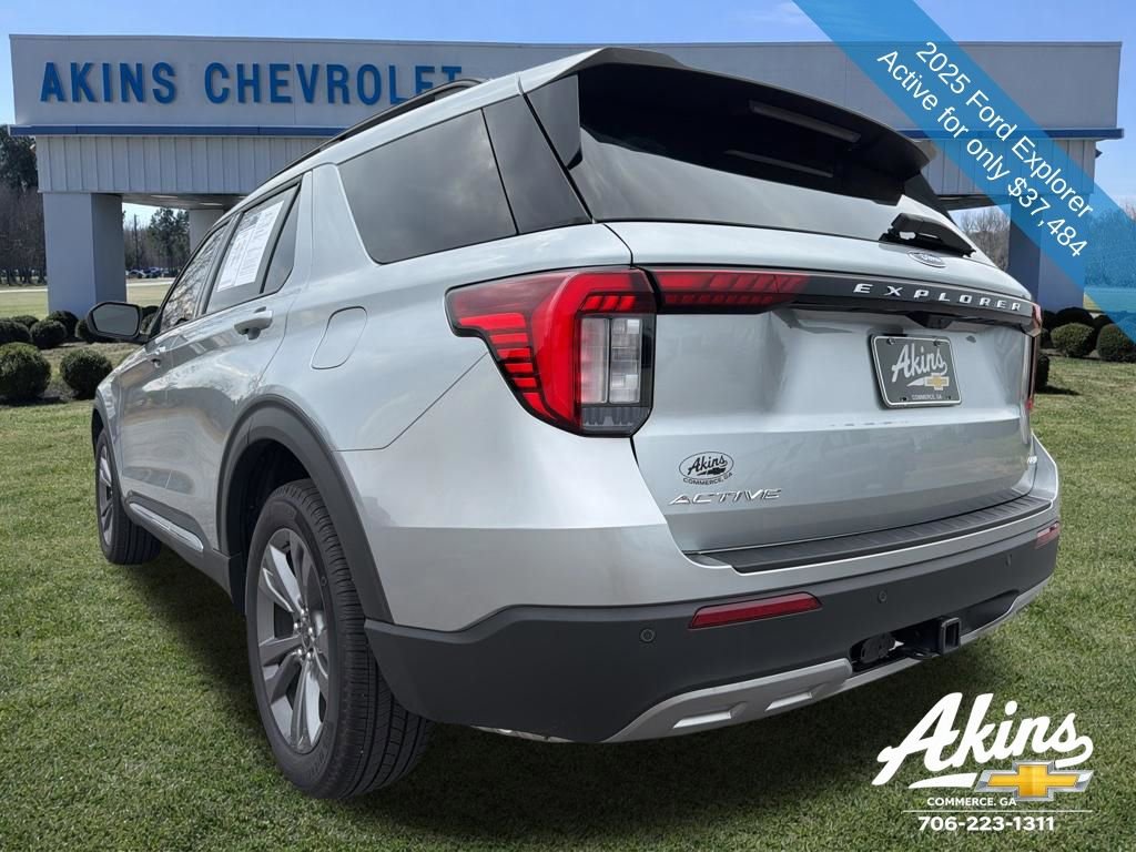 Used 2025 Ford Explorer Active w/ Active Comfort Package AWD/4WD image 10