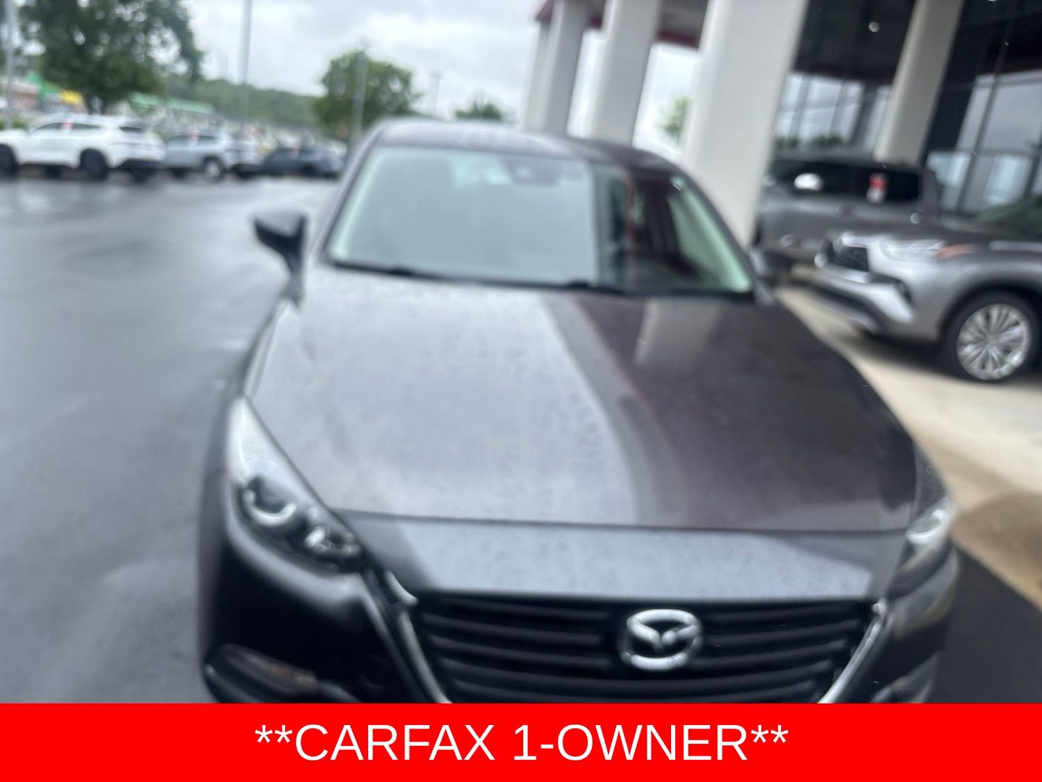 Used 2018 MAZDA MAZDA3 Touring FWD image 1