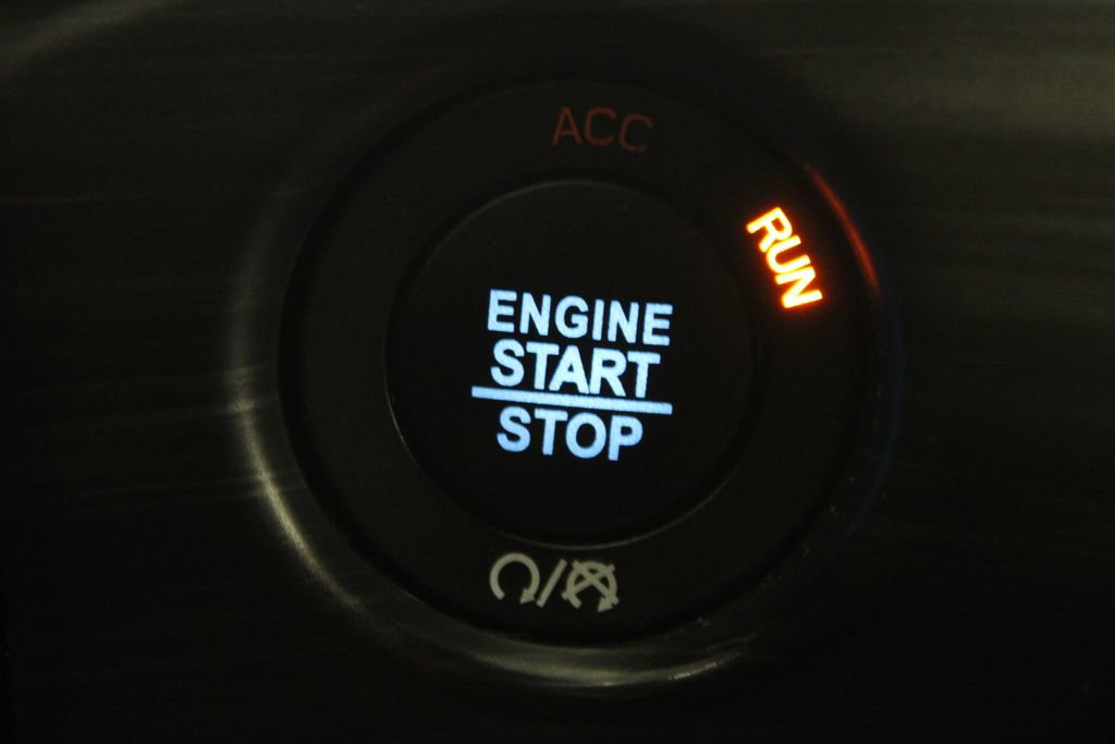 Used 2020 Jeep Grand Cherokee Limited AWD/4WD image 34