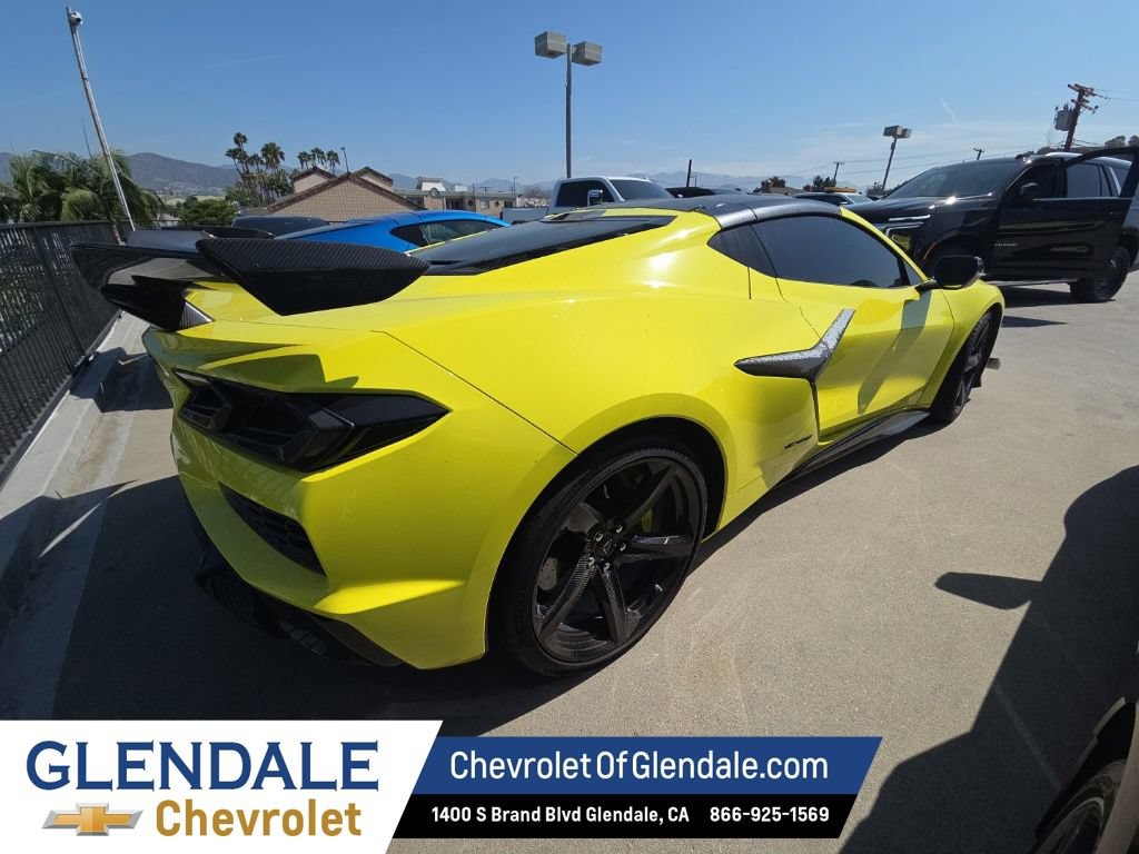 Used 2023 Chevrolet Corvette Z06 w/ Z07 Performance Package RWD image 6
