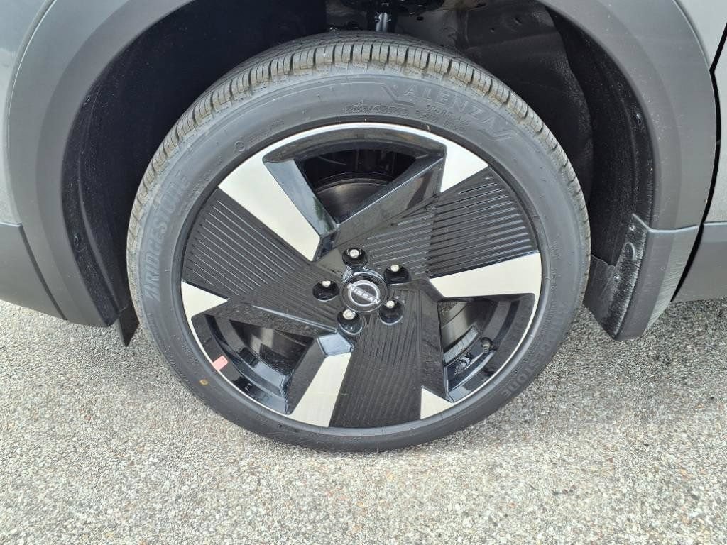 New 2025 Nissan Kicks SR AWD/4WD image 10