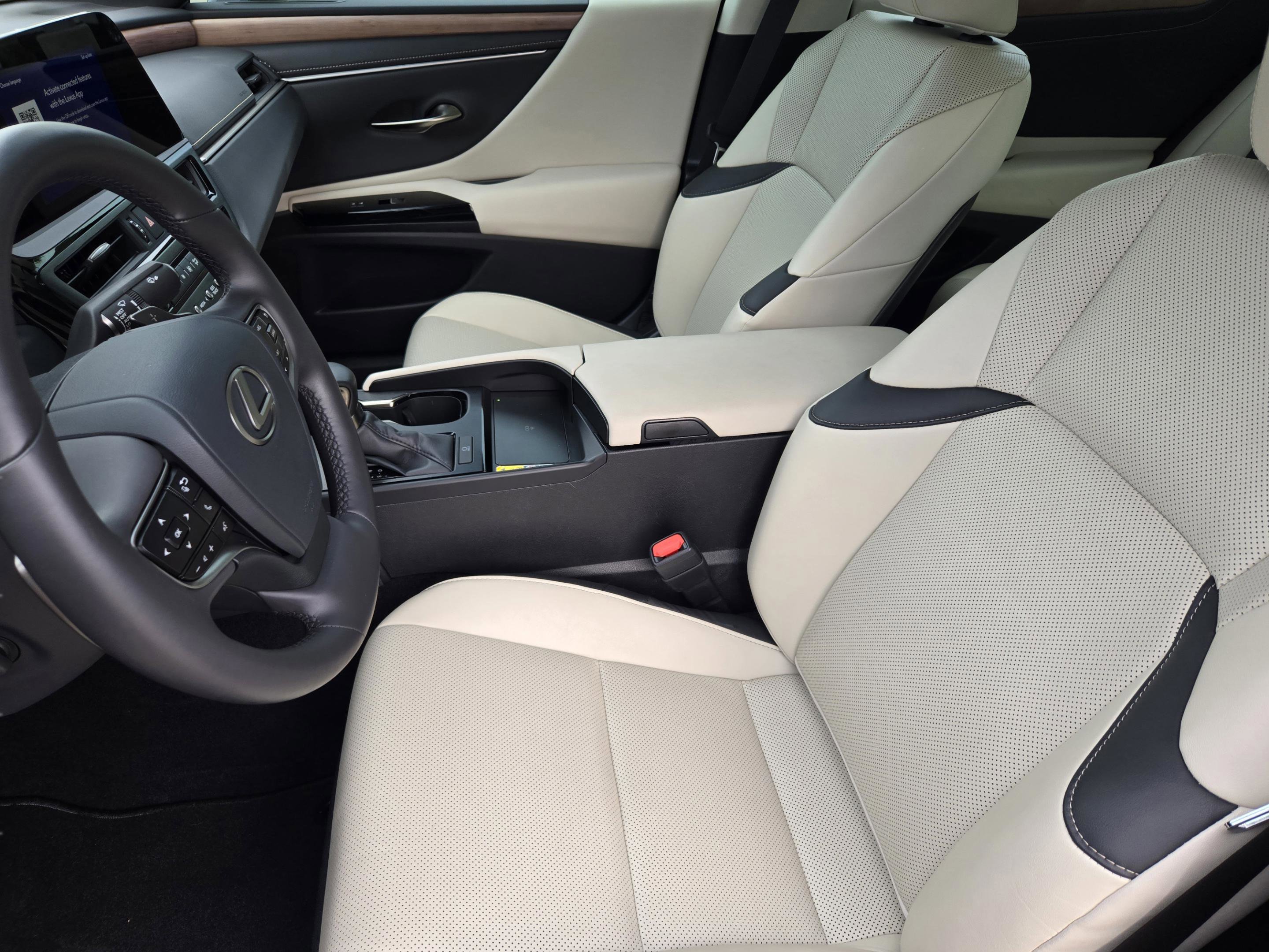 Used 2025 Lexus ES 350 Premium w/ Premium Package FWD image 9