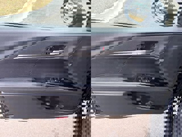 Used 2025 Toyota Camry LE image 4