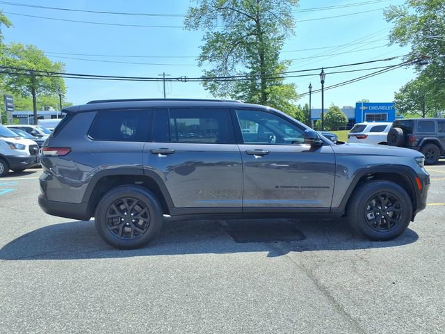 Certified 2025 Jeep Grand Cherokee L Laredo AWD/4WD image 10