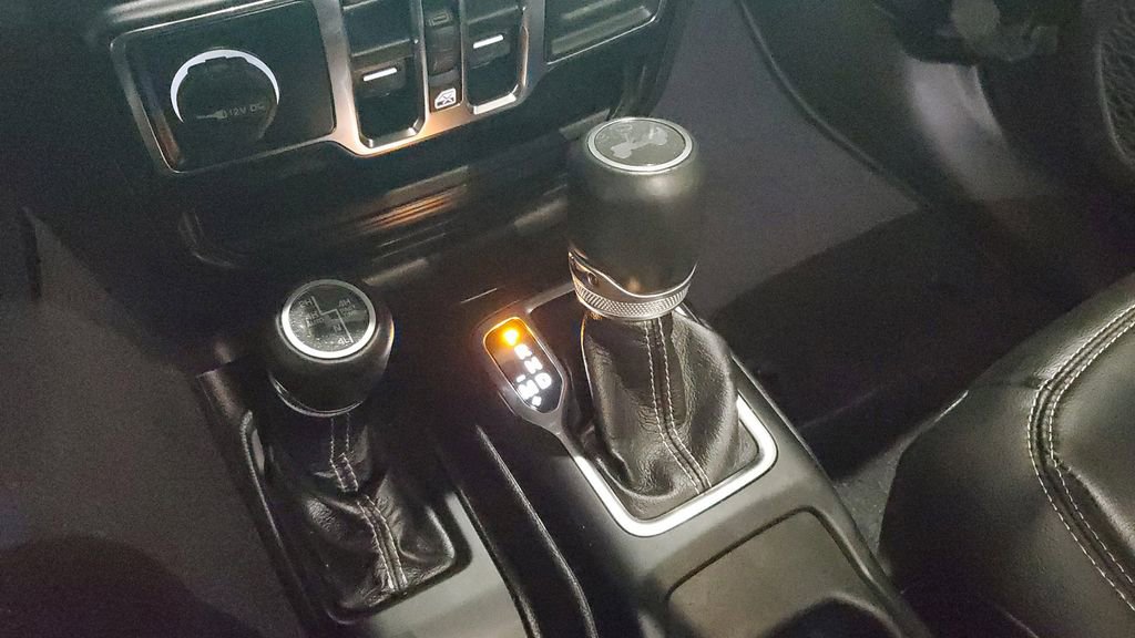 Used 2022 Jeep Wrangler Unlimited Sahara w/ Cold Weather Group image 28