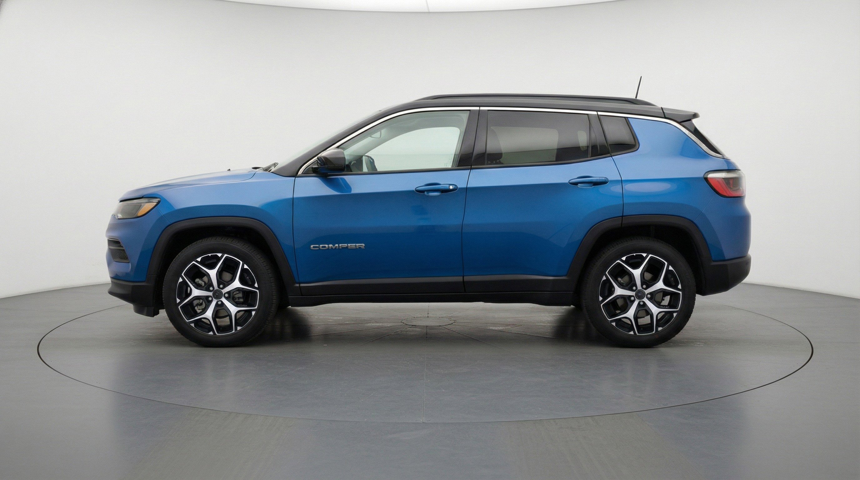 Used 2025 Jeep Compass Limited image 5