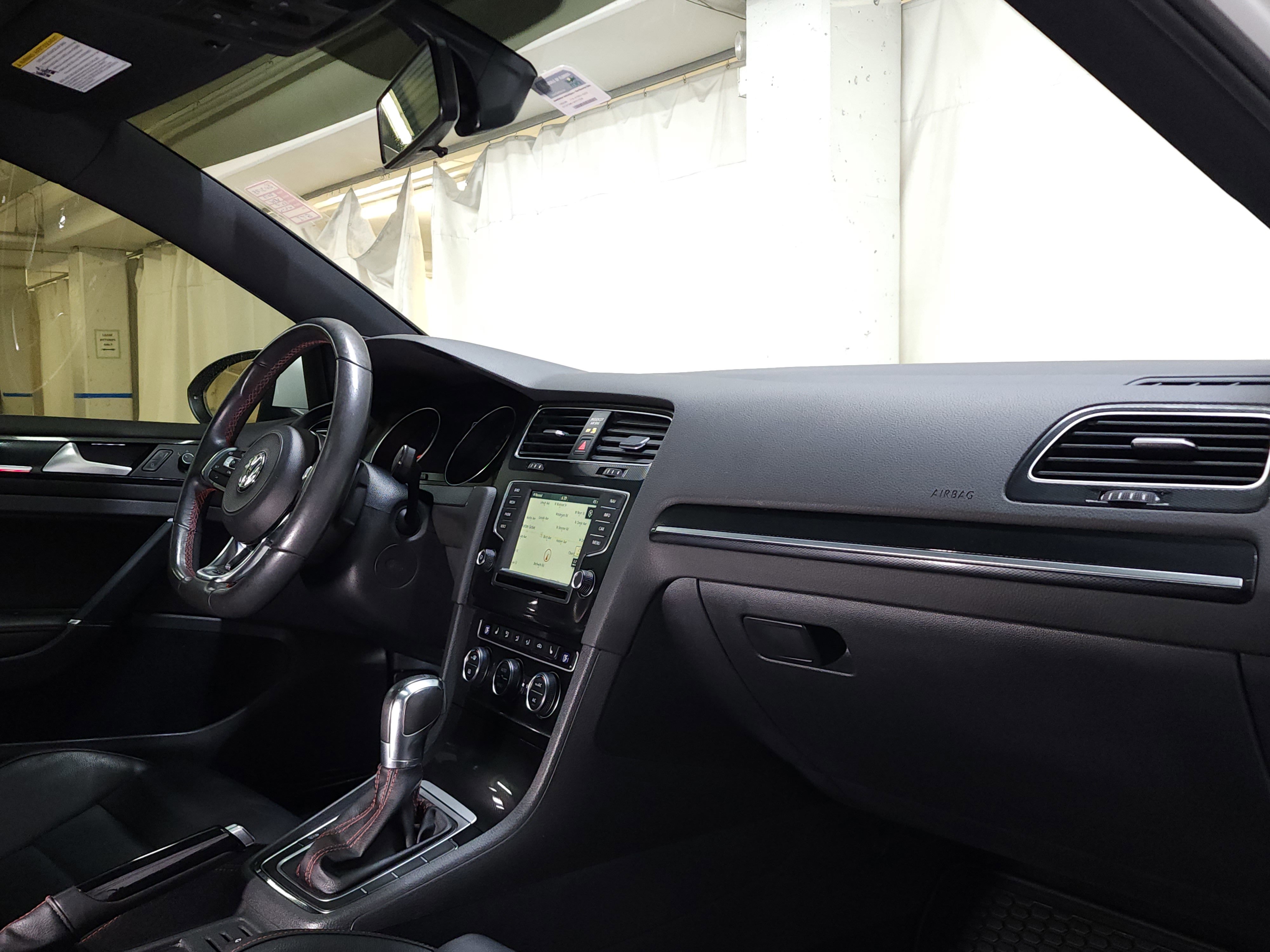 Used 2017 Volkswagen GTI Autobahn image 21