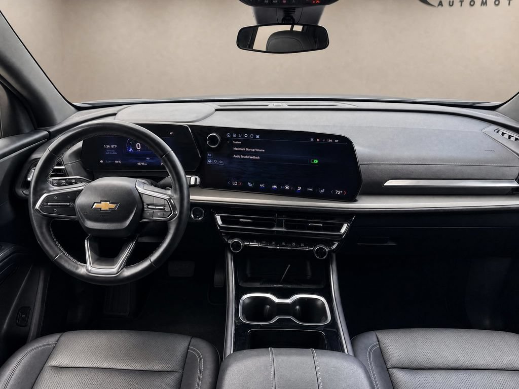 Used 2025 Chevrolet Traverse LT AWD/4WD image 12